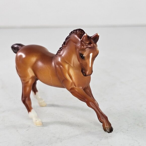 Breyer Stablemate Horse Warmblood Chestnut Two Socks #5412 G2 RUBS - Picture 2 of 9